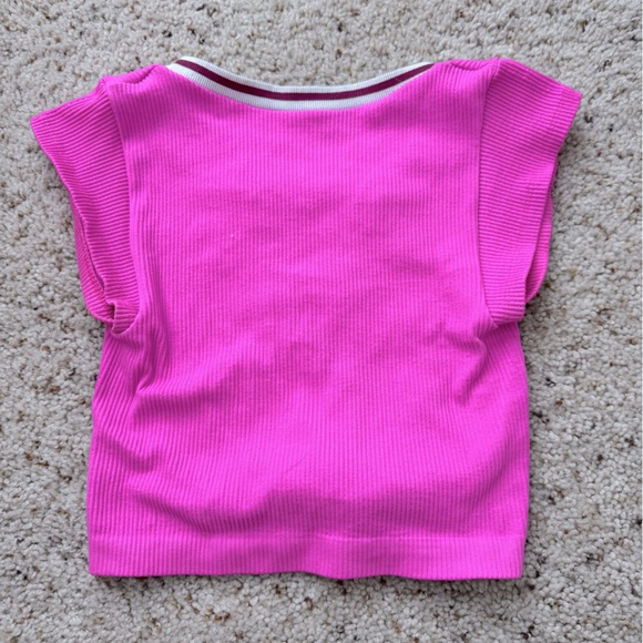Magenta Cropped Tee | Urban Outfitters | Size XS/S🩷 - Picture 2 of 2